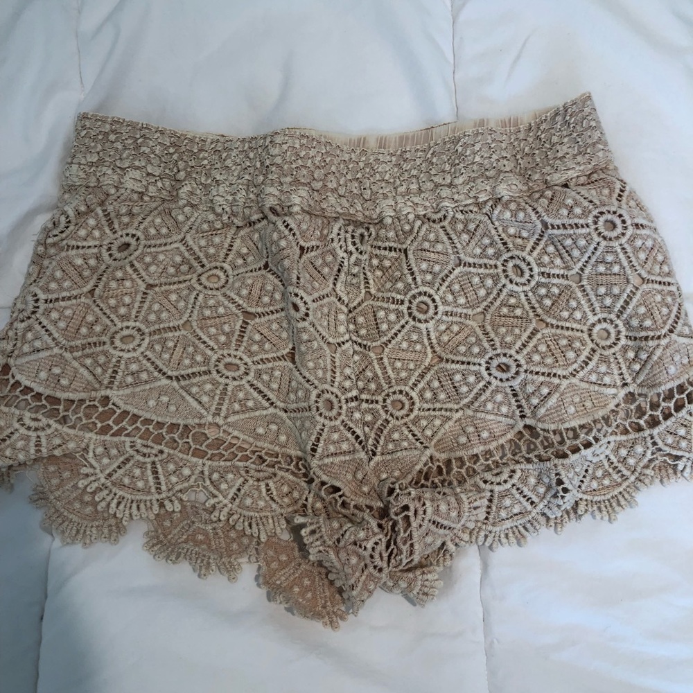 Ecote Shorts